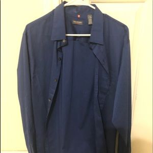 VAN HUESEN MENS BUTTON UP SHIRT. NWT
